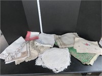 BOX OF OLD LINENS (TABLE CLOTHS, DOILLIES, ETC.)