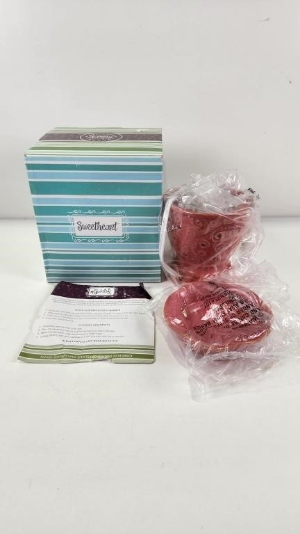 New Scentsy Wax Warmer "Sweetheart"