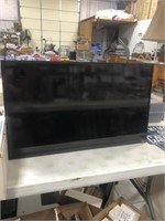 SM VIZIO FLATSCREEN TV