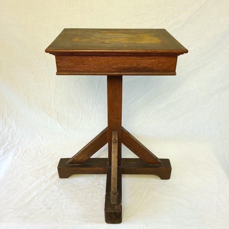 Oak Arts & Crafts Style Pedestal Table