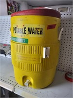 Industrial 10 gallon water dispenser