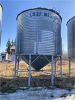 Cheif Westland 2000 +/- Bushel Hopper Grain Bin