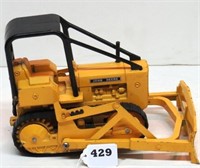 Ertl JD 500 Crawler, Rops/Blade 1/16