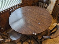 Round Table with (4) Chairs