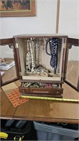 Jewelry  box and jewelry