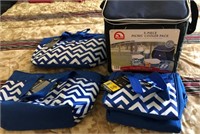 X - PICNIC COOLER SET & INSULATED BAGS (A33)