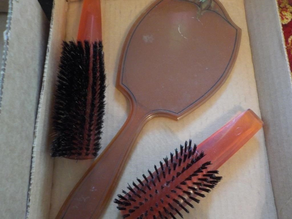 Lucite brush set