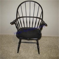 BLACK WOOD CHAIR W/ARMS