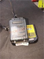 DEWALT 12v/20v charger and 5Ah battery