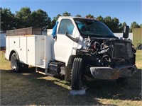 V02180080 - 2005 Chevy C7500-Wrecked