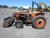 Kubota L210 Tractor w/Loader