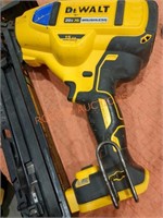 DeWalt 20v-15ga. Finish Nailer