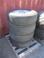 (4) P265/70R17 Tires on Toyota Alloy Rims