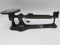 EARLY OHAUS CAST IRON SCALE IN GREAT CONDITION