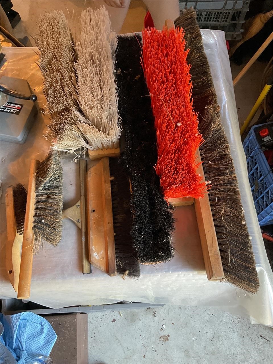 Shop brushes