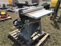 DELTA TABLE SAW