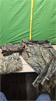 3 pr XL camo pants