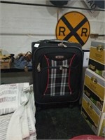Izod small carry on luggage