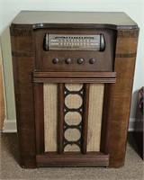 1950s Truetone Console Radio Record Player