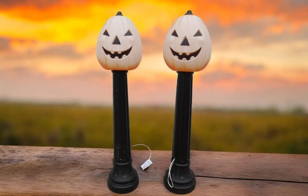 PAIR OF HALLOWEEN BLOW MOLD LIGHT POSTS