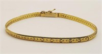 (II) 14kt Yellow Gold Clasp Bracelet (7" long) (6