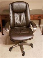 UE Furniture Leather Executive Office Chair