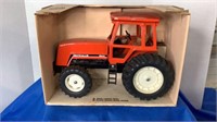 Deutz-Allis 8010 w/Cab FWA 1/16 NIB