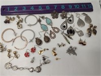 Mixed Styles & Sizes Fashion Earrings Lot