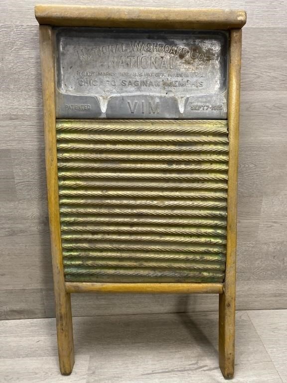 1915 National Washboard Measures 13x24.5"