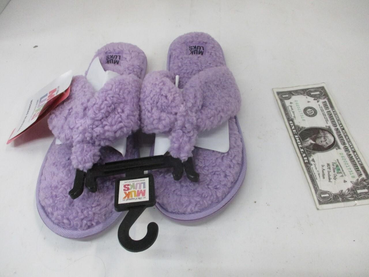 Women' s Sz M Slippers