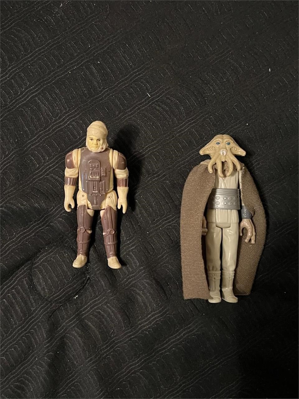 2 Star Wars Figures