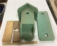 Wood bird house