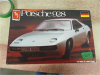 AMT Porsche 928 Model Kit