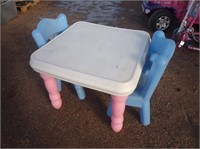 Little Tikes Table w/ (2) Chairs