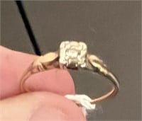 10K GOLD RING- GOLD WEIGHT APPROXIMATELY