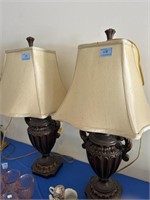 PAIR OF URN STYLE TABLE LAMPS W/SHADES