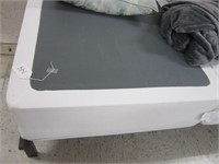 QUEEN SIZE METAL BED FRAME & FOLDING BOX SPRINGS