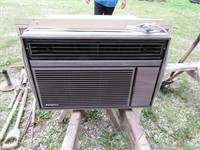 AIR CONDITIONER