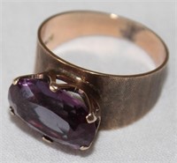 14K GOLD RING WITH PURPLE STONE