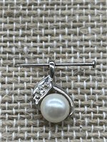 14kt White Gold w/ Pearl & Diamond Chip Pendant