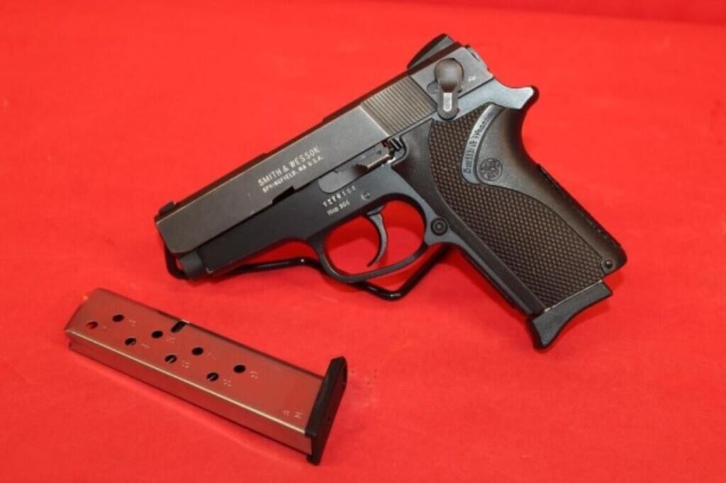 S & W Semi Auto 9mm Pistol Model 908 w/ 2 mags