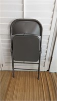 METAL FOLDING CHAIR WITH PADDED SEAT