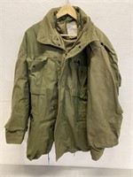 Vintage U.S. Military Winter Coat Size Large