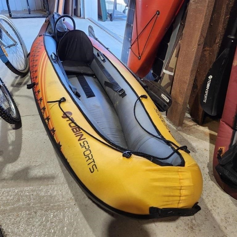 10' Inflatable Raft w pump & paddle
