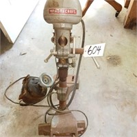 BALL & ROLLER HANDLE DOWN FEED DRILL PRESS