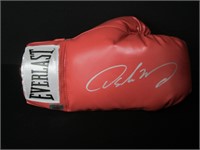 Oscar De La Hoya signed boxing glove COA