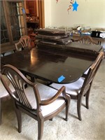 Duncan Phyfe Style Dining Room Table