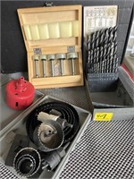ASSORTMENT OF DRILL BITS AND HOLE SAW BITS
