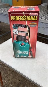 Gilmour 1 gallon tank sprayer in box