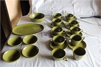ALLIED CHEMICAL GREEN PLASTIC DISHES LOT